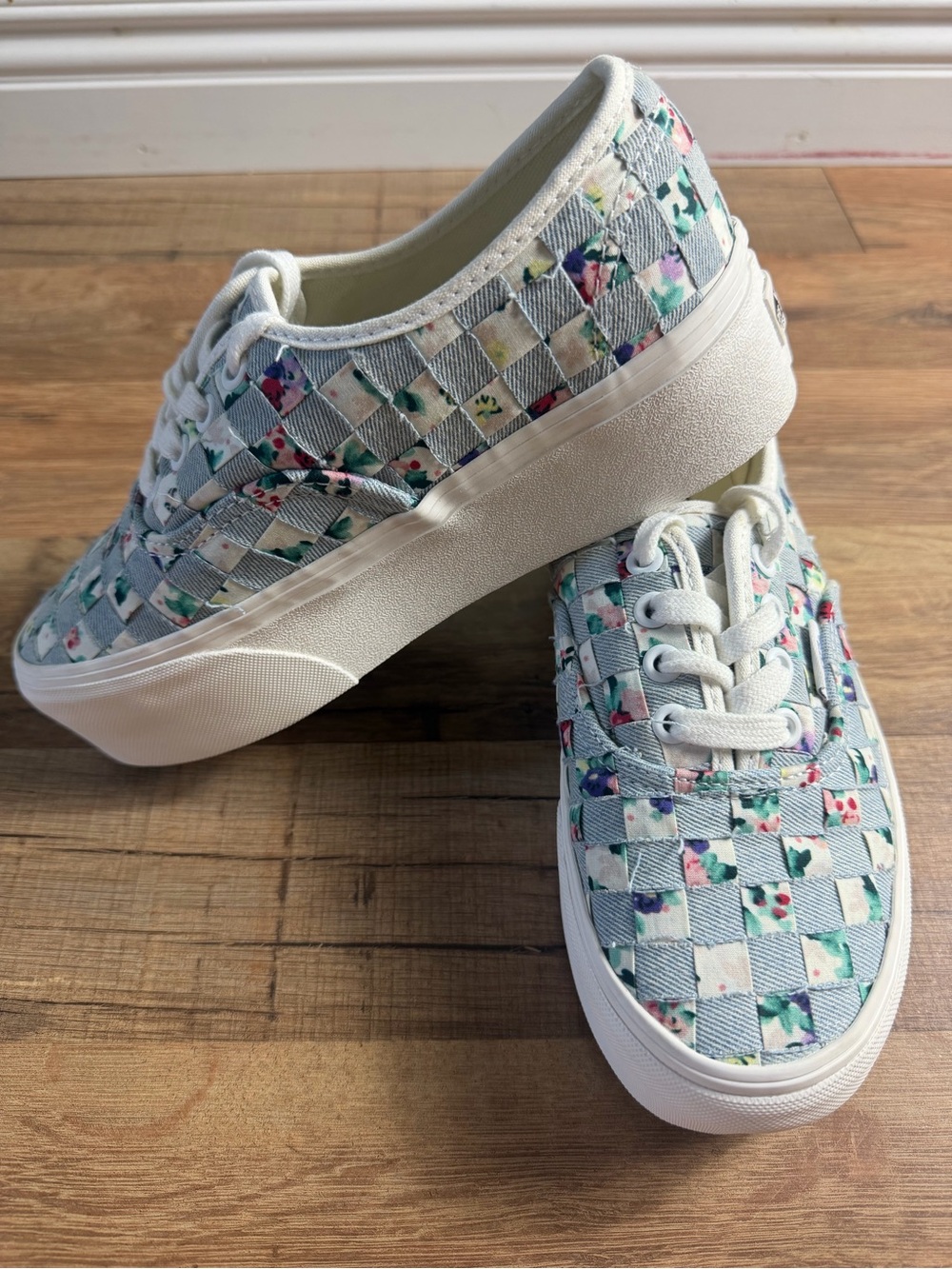 Women’s Vans Floral Authentic Stackform Woven Floral/Denim Platform Sneakers 6.5 - Picture 3 of 11